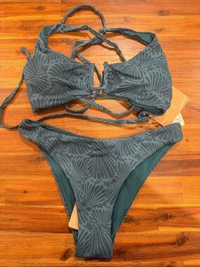 Women’s Textured Shell-Print Bikini Set in Teal